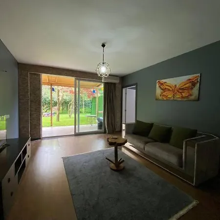 Apartmán Muestakil Bahceli Ev *
